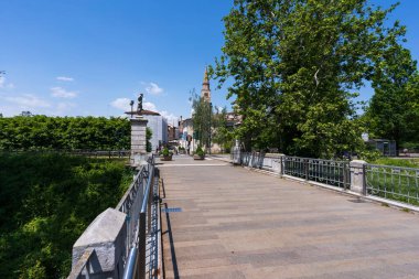 Pordenone İtalya _ 27 Mayıs 2023. Adem ve Havva Köprüsü Pordenone 'da