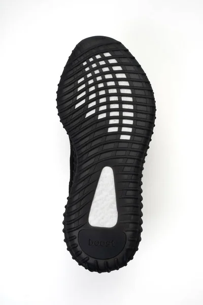 Adidas Yeezy Boost 350 Sola Sapato Fundo Branco Udine Itália — Fotografia de Stock