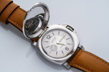Panerai izleme ekibi, Sealand modeli, otomatik. Yıl 2017. Milan mı? İtalya _ 10 Ağustos 2024
