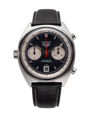 Heuer kronograf, Carrera modeli. Çelik çantalı otomatik kurmalı saat. 1972 yılı. Beyaz arka plan. Milan mı? İtalya _ 10 Ağustos _ 2024