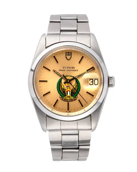Tudor saati, İstiridye Prensi Randevu modeli. Otomatik kurmalı çelik saat, askeri arama. 1986 yılı. Beyaz arka plan. Milan mı? İtalya _ 10 Ağustos _ 2024