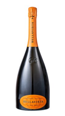 Magnum Grande Cuvee Bellavista Alma Brut Franciacorta şişesi. İzole edilmiş beyaz arka plan. Udine, İtalya 9 Kasım 2024