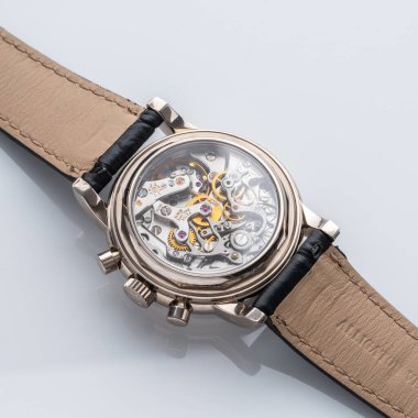 Patek Philippe 'in kronograf görüntüsü, sürekli model, 18kt beyaz altın kaplama. Milan mı? İtalya _ 22 Ağustos 2024