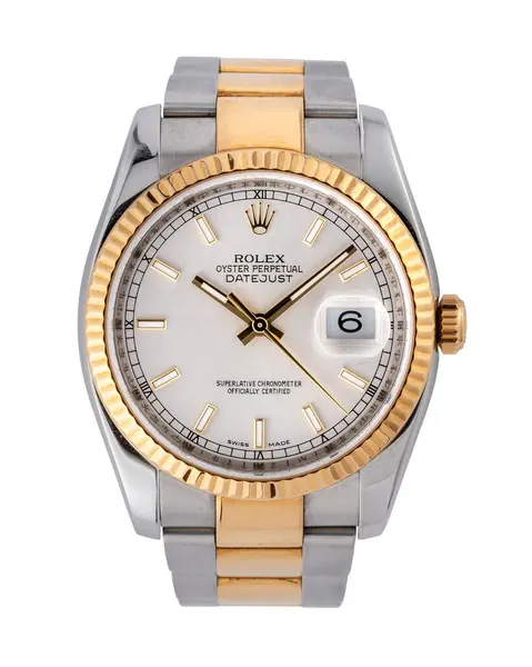 Rolex saat, istiridye daimi model, referans 116233. Çelik, altın çanta ve bileklikle otomatik kurmalı saat. Beyaz arka planda. Milan mı? İtalya _ 10 Eylül _ 2024