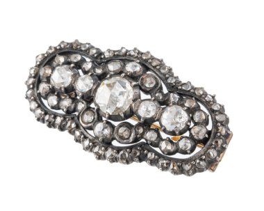 Tacı kesilmiş altın ve gümüş broşlu elmaslar. Beyaz arkaplanda izole