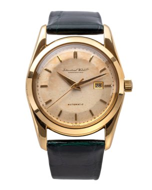 IWC saati, Calatrava modeli. Otomatik kurmalı saat, 18 kiloluk sarı bir çanta. Beyaz arka plan. Milan mı? İtalya 20 Eylül 2024