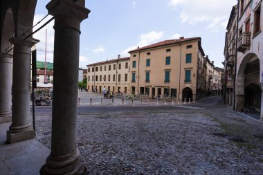 Vittorio Veneto Serravalle 'nin tarihi merkezinde Flaminio Meydanı