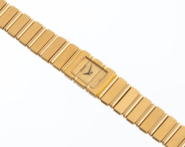 Piaget saati, Lady Polo modeli, referans 15201 C701. Entegre bileziği olan 18 kiloluk sarı bir çanta. Milan mı? İtalya 14 Nisan 2025