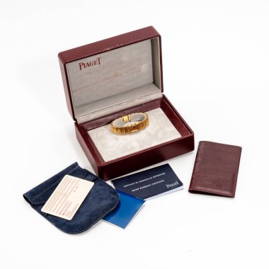 Piaget saati, Lady Polo modeli, referans 15201 C701. Kutusu ve garantisi olan 18 kiloluk sarı bir çanta. Milan mı? İtalya 14 Nisan 2025