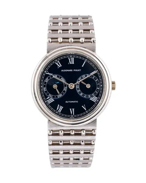 Audemars Piguet otomatik kurmalı saat, Day Date modeli referansı 25574PT platin çanta mavi kadranlı. Milan, İtalya, 14 Nisan 2025.