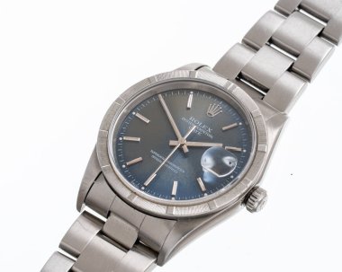 Rolex otomatik kurmalı saat, Oyster Perpetual Date modeli, referans 15210, çelik kasa ve mavi kadranlı. Milan mı? İtalya 14 Nisan 2025