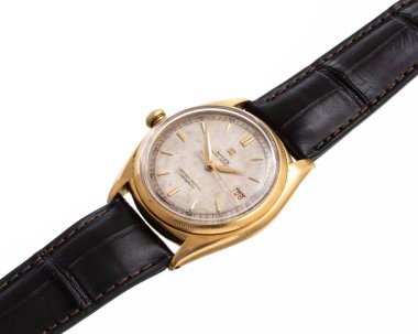 Rolex saat, Ovettone modeli, referans 4467. Otomatik sarmalı 18 kiloluk sarı bir çanta. Milan mı? İtalya 14 Nisan 2025