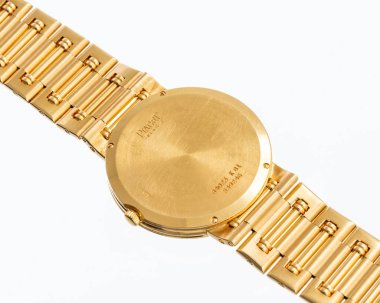 Piaget saati, Dansçı modeli, referans 84023 K081. Oniks kadranlı 18 kt sarı altın çanta. Milan mı? İtalya 14 Nisan 2025
