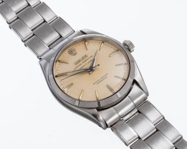 Rolex saat, istiridye daimi model, referans 6565, çelik kasa, krem renkli arama. Milan mı? İtalya 14 Nisan 2025