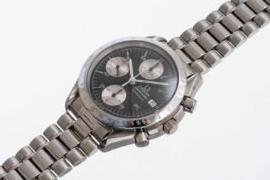 Omega otomatik kurmalı saat, Speedmaster otomatik model, referans 175.0043, çelik kasa, siyah kadranlı. Milan mı? İtalya 14 Nisan 2025