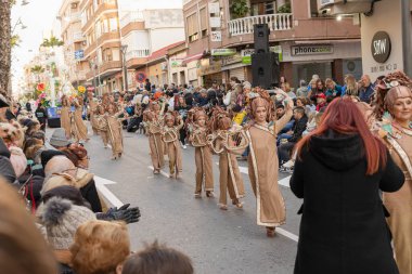 Torrevieja 'daki karnaval, İspanya 12 Şubat 2023. Yüksek kalite fotoğraf