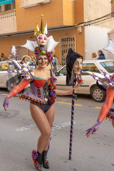 Karneval Spanien Staden Torrevieja Februari 2023 Människor Går Tivolit Högkvalitativt — Stockfoto