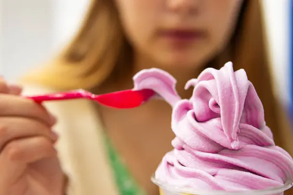 Teenage Girl Eats Purple Ice Cream Focus Ice Cream Background — Stock Photo, Image