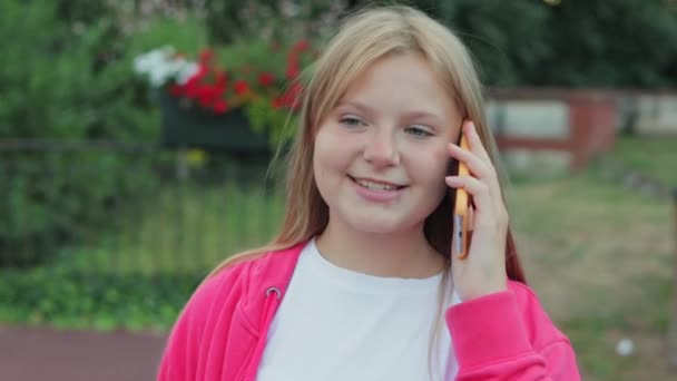 Smiling Teenage Girl Fair Appearance Standing Street Talking Phone Portrait — Stock Video