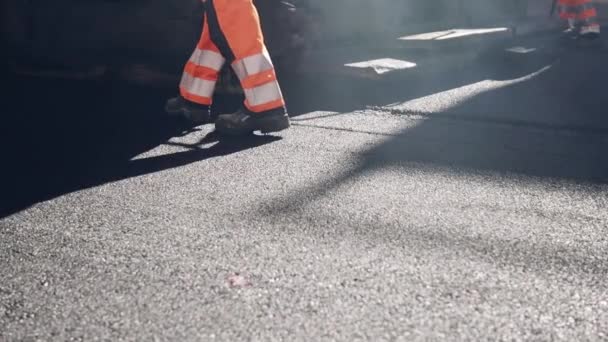 Reparação Estradas Deitado Asfalto Rolo Nivela Asfalto Recém Colocado Industrial — Vídeo de Stock
