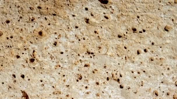 Kahverengi Taş Dokusu Yakından Bir Kayanın Makro Görüntüsü Doğal Mineral — Stok video