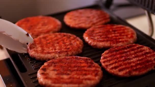 Burger Patties Close Prepared Electric Grill Kitchen Home High Quality — Stock Video
