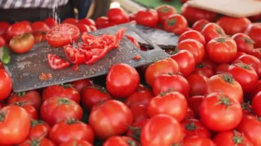 Pazarda taze domates