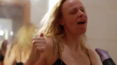 Genç bir kızın portresi