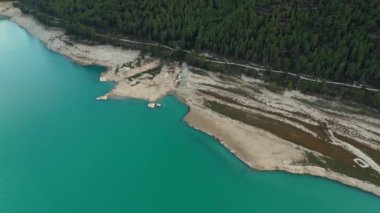 Gölün güzel manzarası