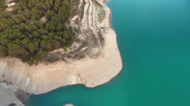 Güzel göl manzarası