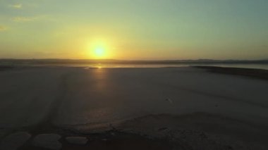 Denizde güzel bir gün batımı
