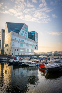 Amsterdam Sunset City Kanal Rıhtımı, Amsterdam, Ne 'de ufuk çizgisi