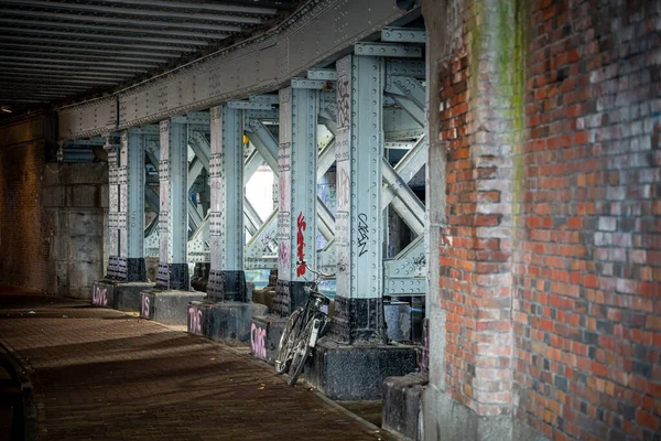 Fahrrad Auf Der Alten Stahlbrücke Amsterdam Niederlande — Stockfoto
