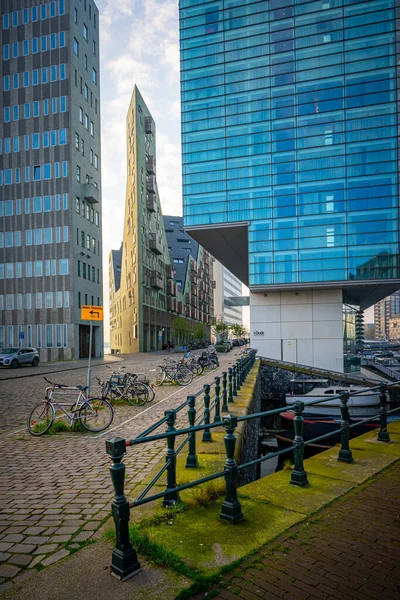 Widok Ulicę Nowoczesne Budynki Amsterdam Holandia Amst Zdjęcie Stockowe