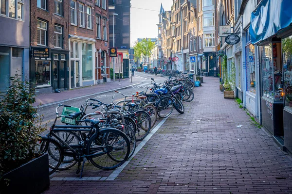 Widok Ulicę Amsterdam Amsterdam Jest Stolicą Najbardziej Popu Obraz Stockowy