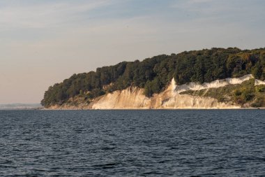 Gündoğumu plajda Hayalet Ormanı Nienhagen Baltık Denizi, Baltık Sahili, Mecklenburg-Vorpommern, Almanya