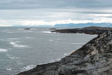 İzlanda Deniz Burnu. İzlanda 'nın güneydoğusundaki Stoksnes' de Vestrahorn İzlanda 'nın muhteşem akşam manzarası. İzlanda, Avrupa. İnanılmaz doğa manzarası. Popüler seyahat yerleri