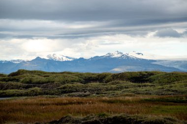 Vestrahorn sıradağları ve Stoksnes plaj panoraması, Hofn, İzlanda yakınlarında.