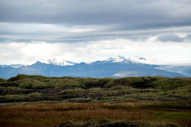 Vestrahorn sıradağları ve Stoksnes plaj panoraması, Hofn, İzlanda yakınlarında.