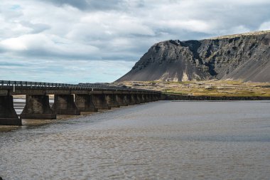 Vestrahorn sıradağları ve Stoksnes plaj panoraması, Hofn, İzlanda yakınlarında.