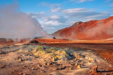 Hver, İzlanda Hverarond, Myvatn 'da bir jeotermal bölge. Hve