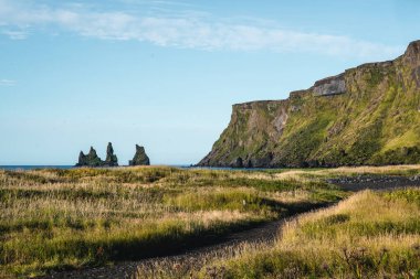 Nehir geçişinin hava manzarası güzel İzlanda manzarası.