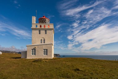 İzlanda 'daki Dyrholaey deniz feneri Vik