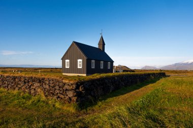 İzlanda 'daki Budir Snaefellsness Bakirkja' da Siyahi Kilise Budhir