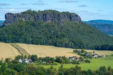 Sakson İsviçre 'deki Lilienstein' e bakın.