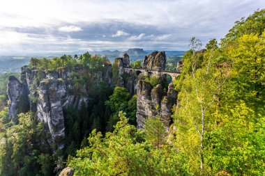 Sakson İsviçre Ulusal Parkı Elbe Dağları 'ndaki Yüksek Kaya oluşumları Almanya