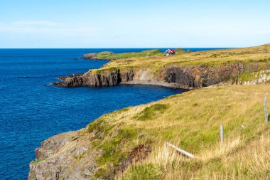 Seyisfjarvegur 'daki dağ manzarası Egilsstair' den Seyisfjrur 'a doğu İzlanda' da