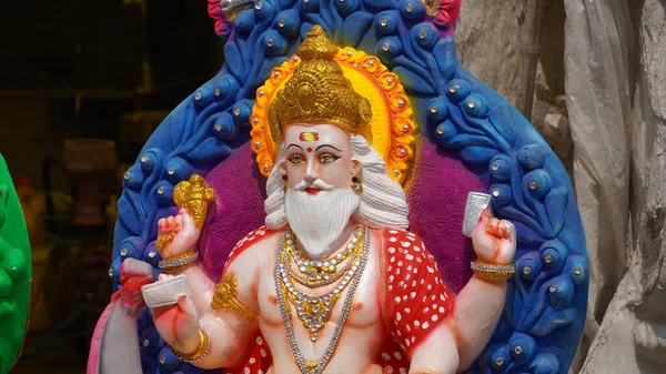 Värikäs Idoli Tehty Lord Vishwakarma — kuvapankkivalokuva