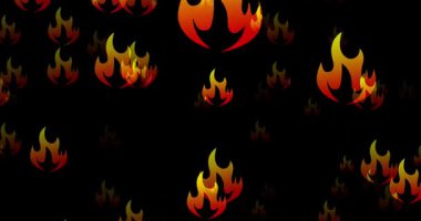 Alevli alevler koyu bir arkaplanda yanıp sönerek canlı kırmızı, turuncu ve sarı renklerle yoğun ve güçlü bir görsel efekt yaratır.. 