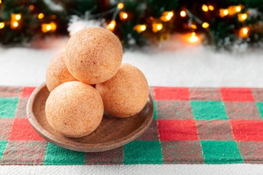 Masada börekler, tipik Kolombiya yemekleri, yakın plan görüntü.